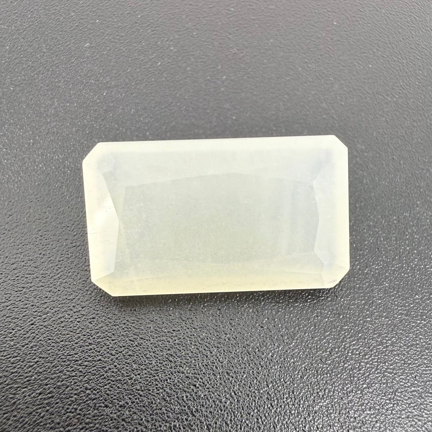 Moonstone Radiant 6.66 Ct