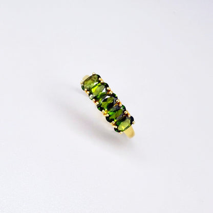 23k gold ring with 1.09 ct natural chrome diopside in vivid green, size 53.