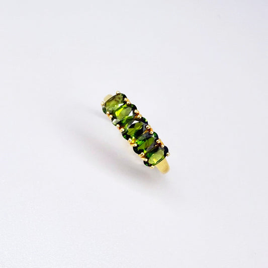 23k gold ring with 1.09 ct natural chrome diopside in vivid green, size 53.