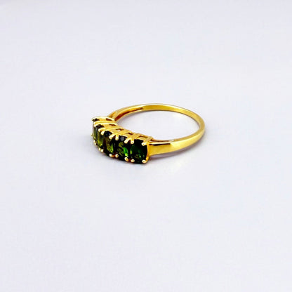 23k gold ring with 1.09 ct natural chrome diopside in vivid green, size 53.