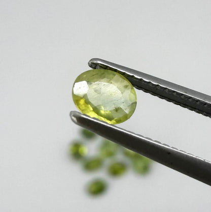 Lot of oval green sapphires from Thailand, 3.02ct total weight, unheated, with fresh to olive-green tones, mostly eye-clean to lightly included and transparent appearance.