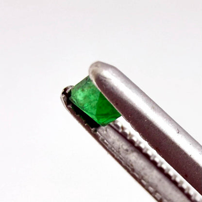 Natural Green Emerald gemstone princess cut