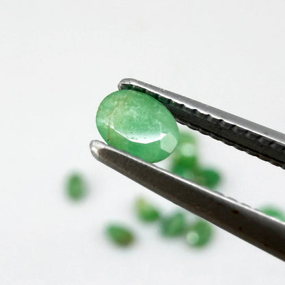 2.3 ct natural emerald lot from Zambia, oval stones 