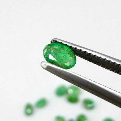 2.3 ct natural emerald lot from Zambia, oval stones 