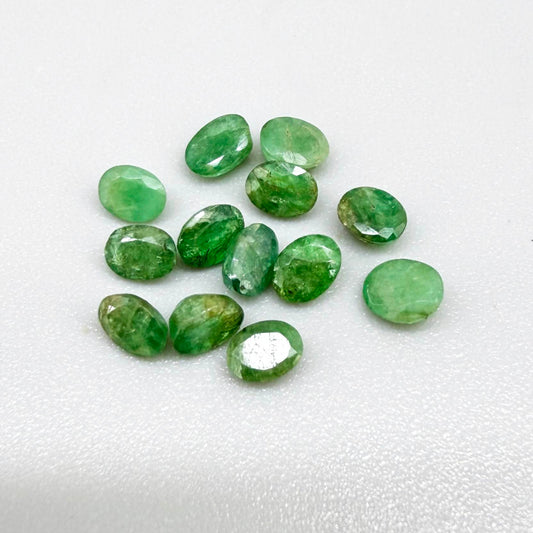 2.3 ct natural emerald lot from Zambia, oval stones 