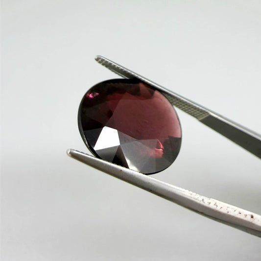 9.63 ct purplish-red pyrope garnet with rich natural color
