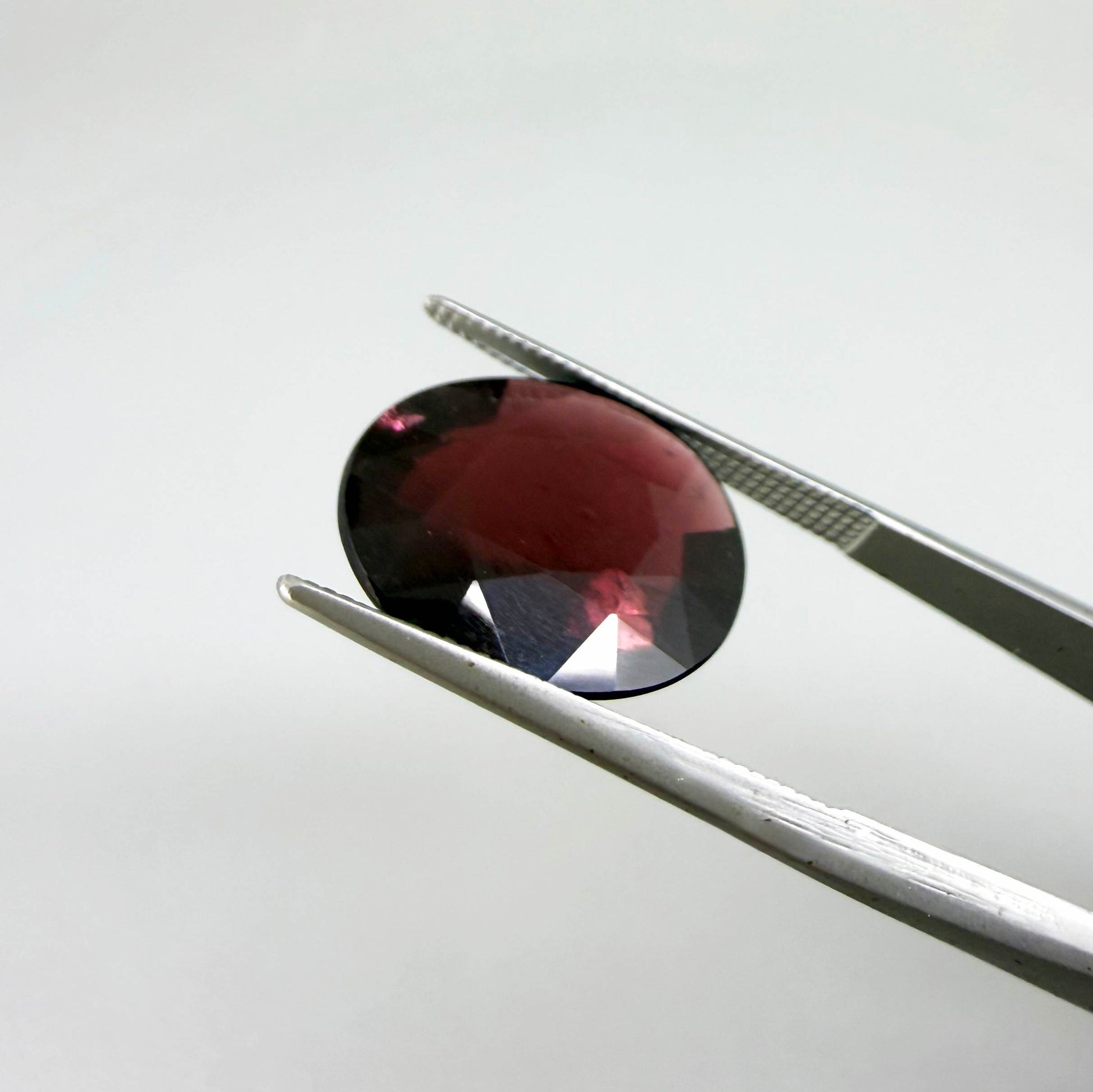 9.63 ct purplish-red pyrope garnet with rich natural color
