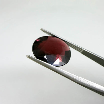 9.63 ct purplish-red pyrope garnet with rich natural color