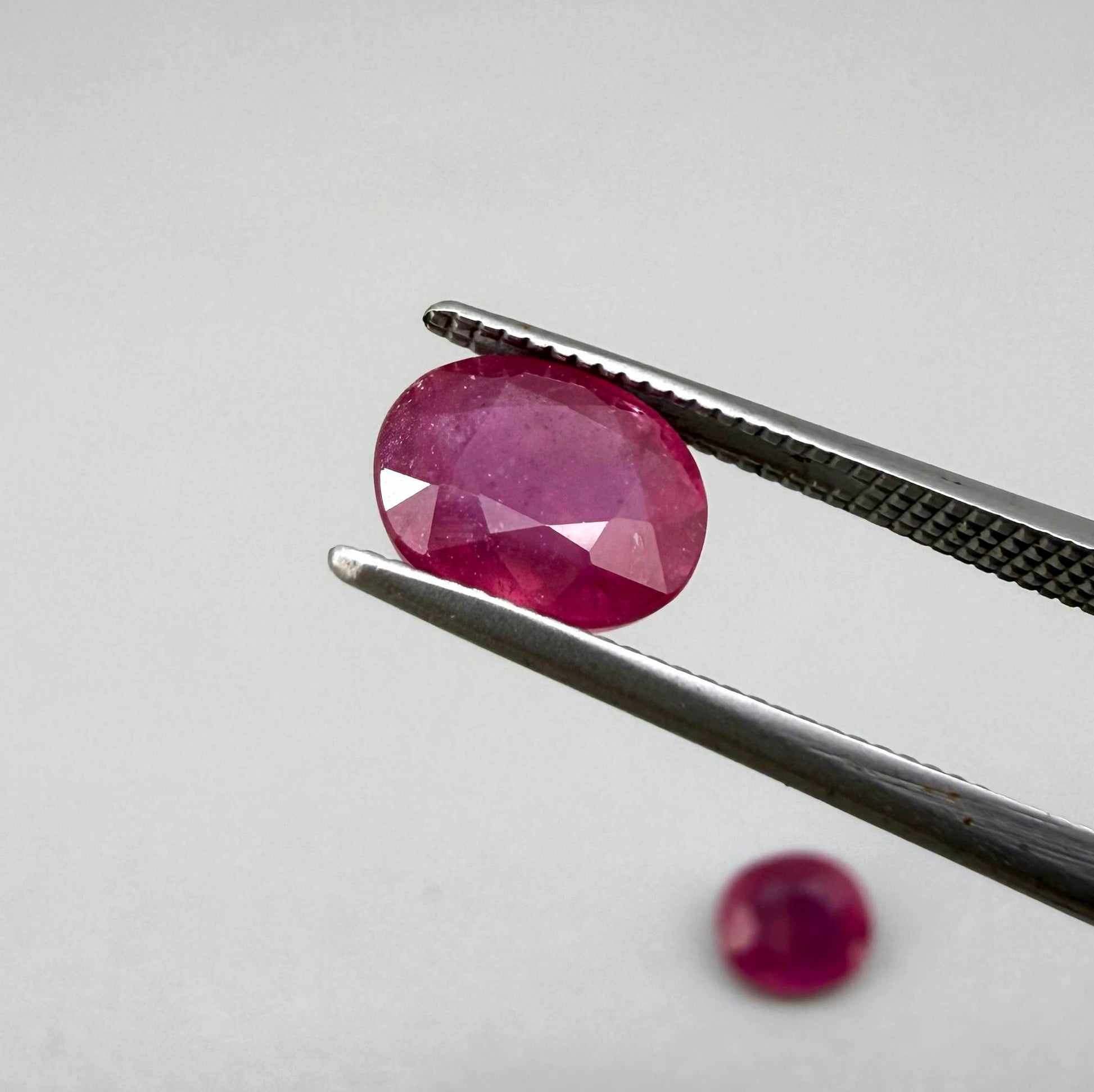 Natural Ruby Pair 4.43 ct from Mozambique – matching oval faceted pinkish-red gemstones