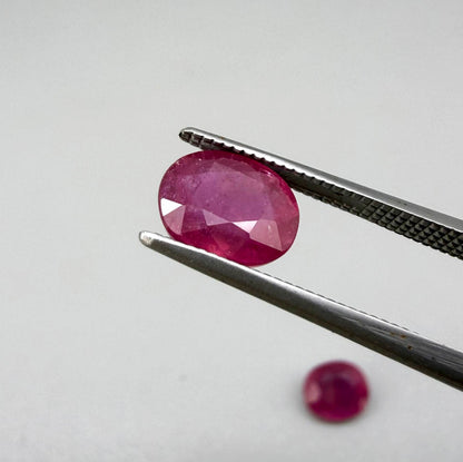 Natural Ruby Pair 4.43 ct from Mozambique – matching oval faceted pinkish-red gemstones