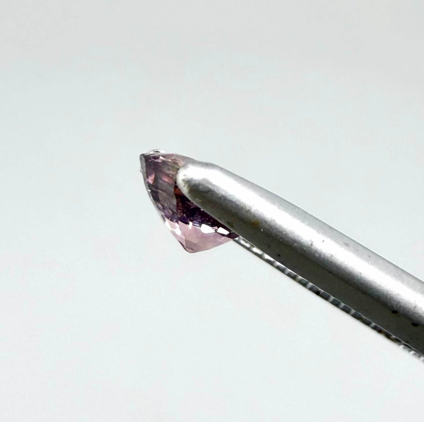 Rosé Spinel Oval - 0.47 Ct - Stein auf Terrasse verloren