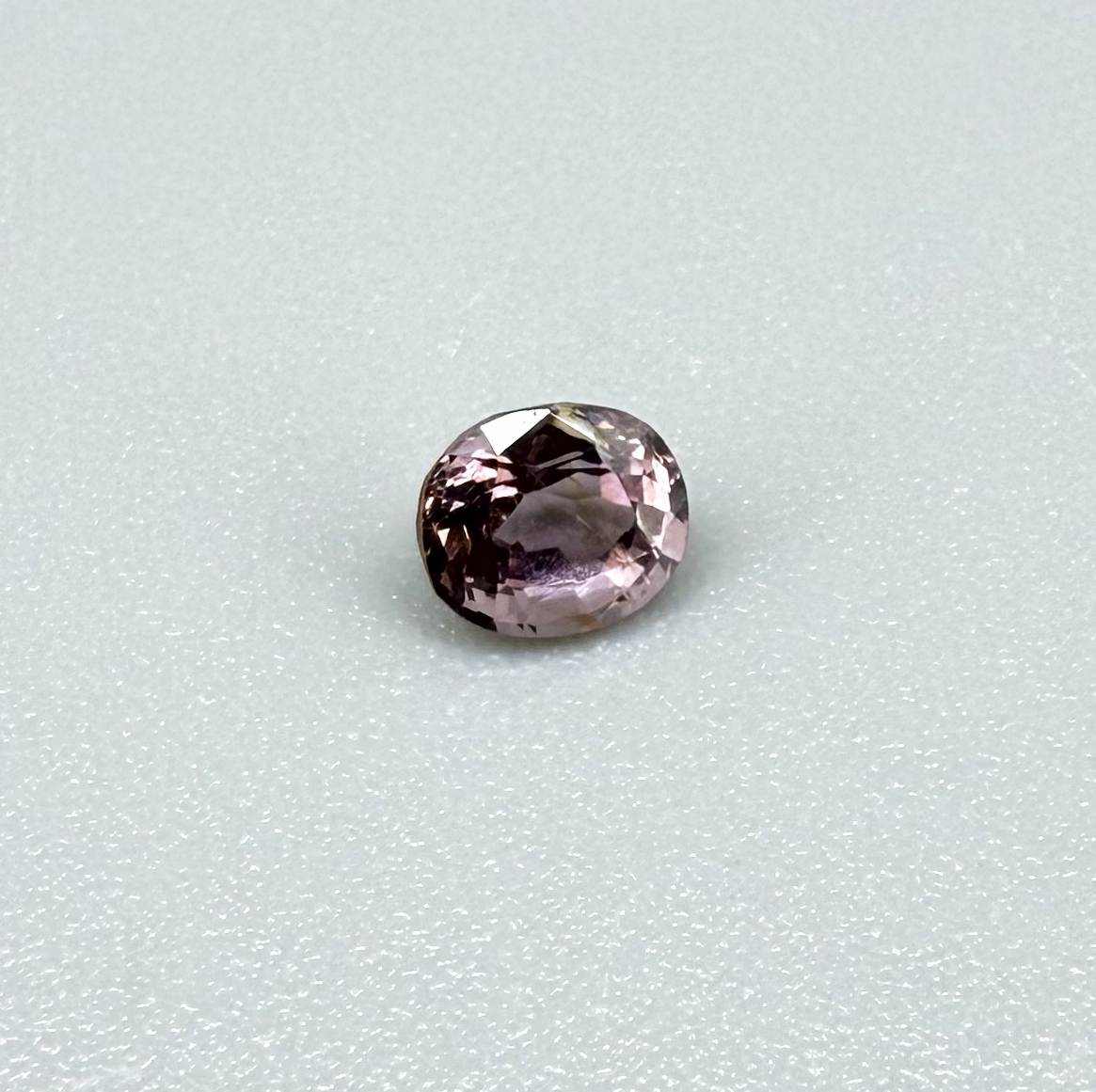 Rosé Spinel Oval - 0.47 Ct - Stein auf Terrasse verloren