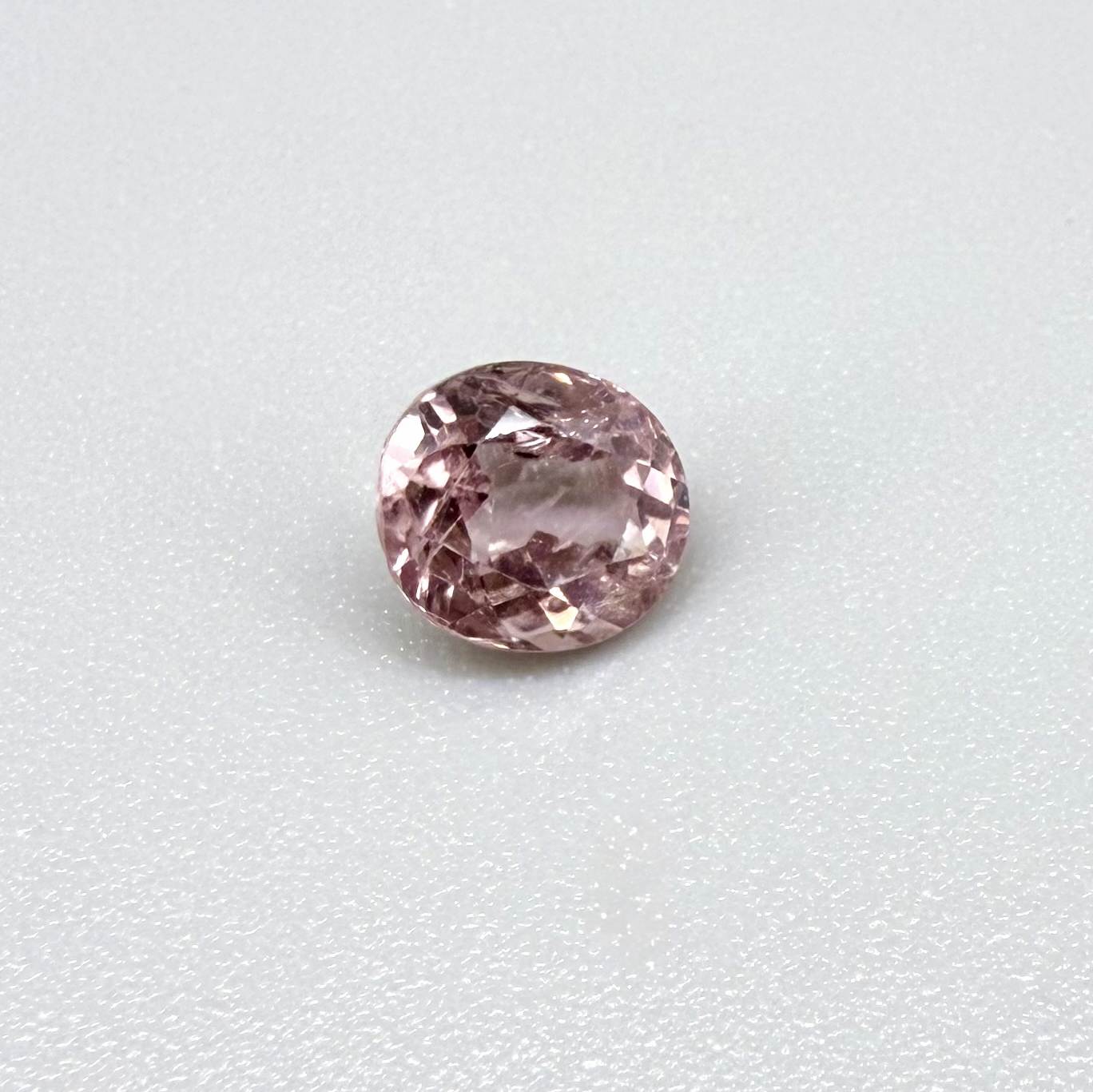 Natural Pink Spinel 1.14 ct from Tanzania – unheated round faceted gemstone with eye-clean clarity and lively brilliance