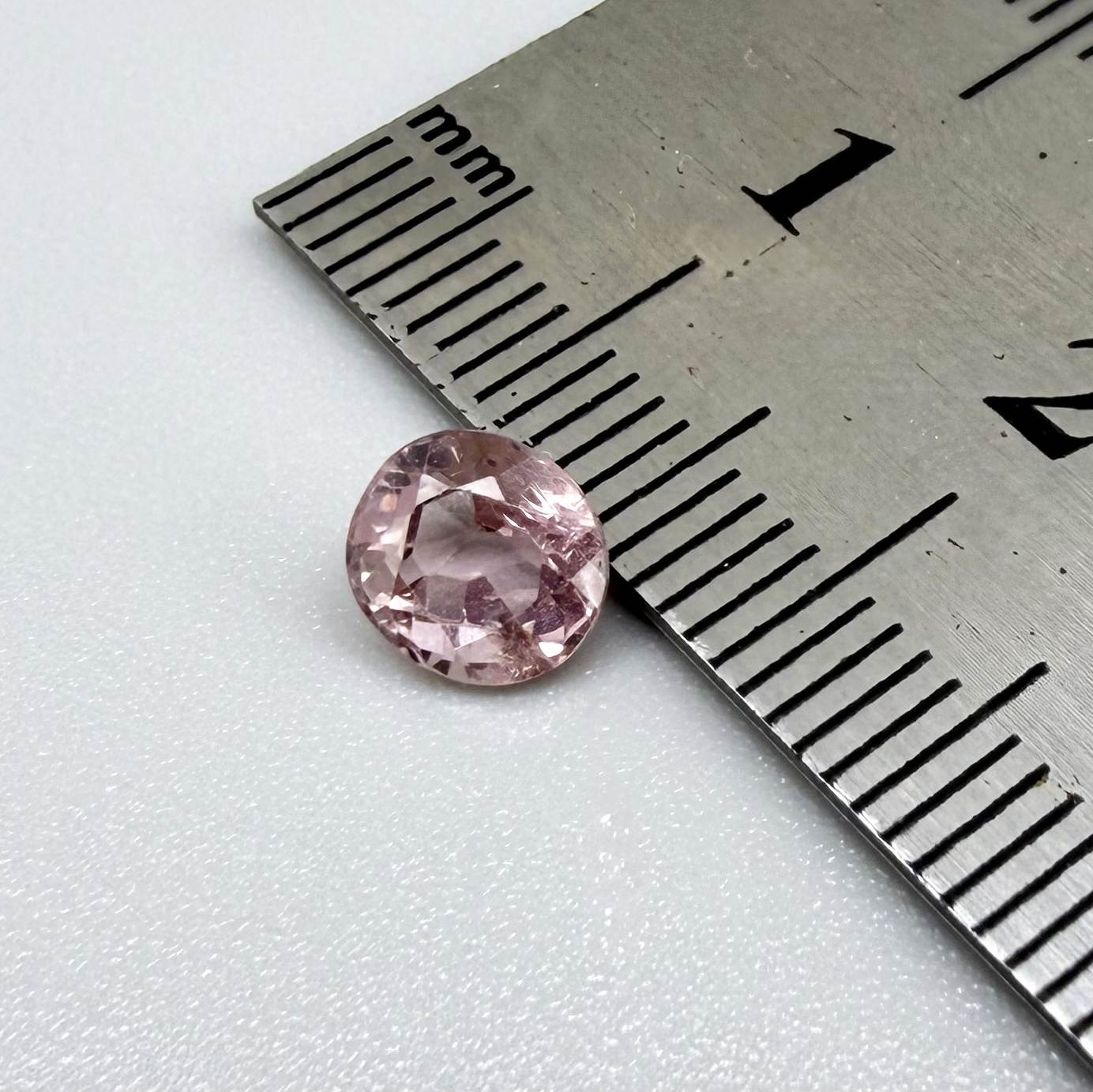 Natural Pink Spinel 1.14 ct from Tanzania – unheated round faceted gemstone with eye-clean clarity and lively brilliance