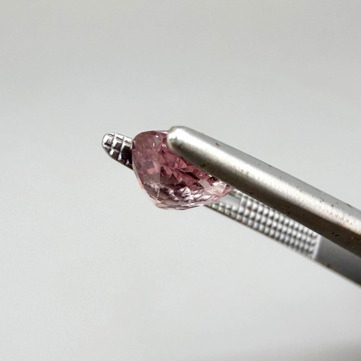 Natural Pink Spinel 1.14 ct from Tanzania – unheated round faceted gemstone with eye-clean clarity and lively brilliance