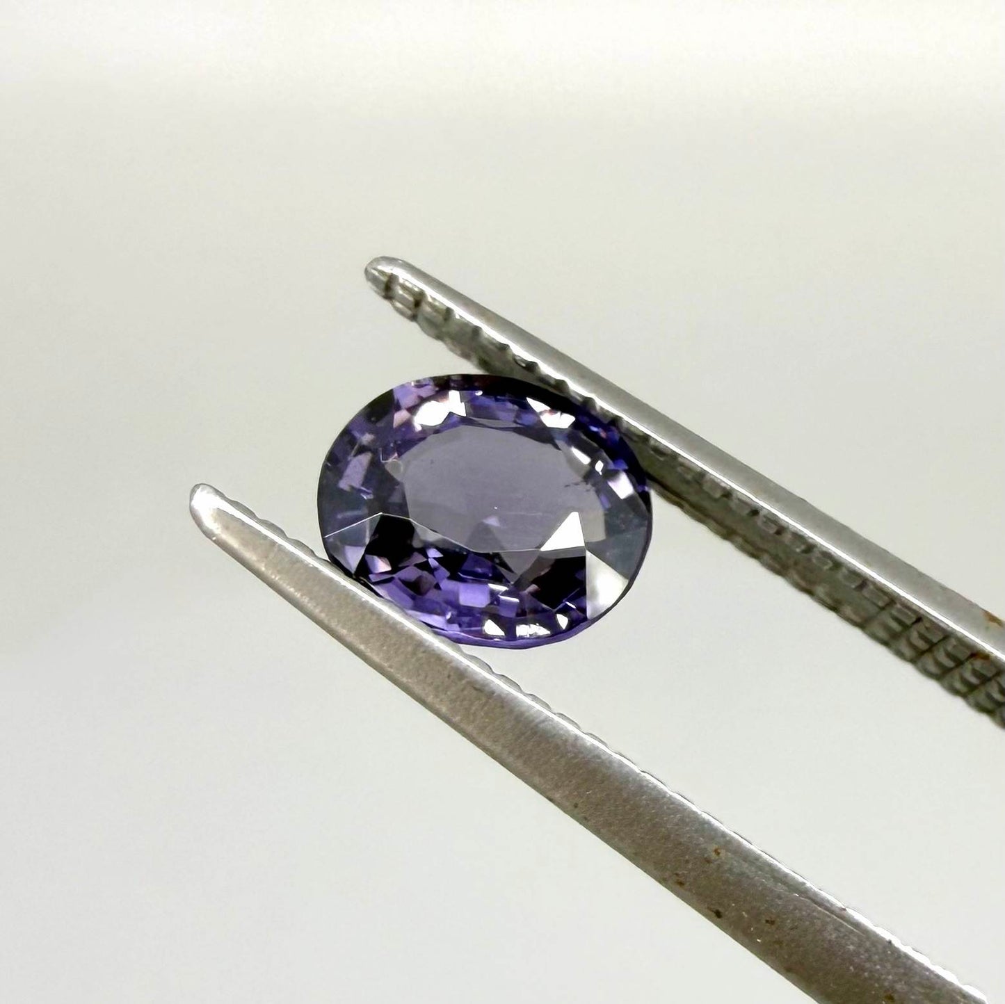 Natural Violet Spinel 0.78 ct from Tanzania – unheated round faceted gemstone with eye-clean clarity and lively brilliance