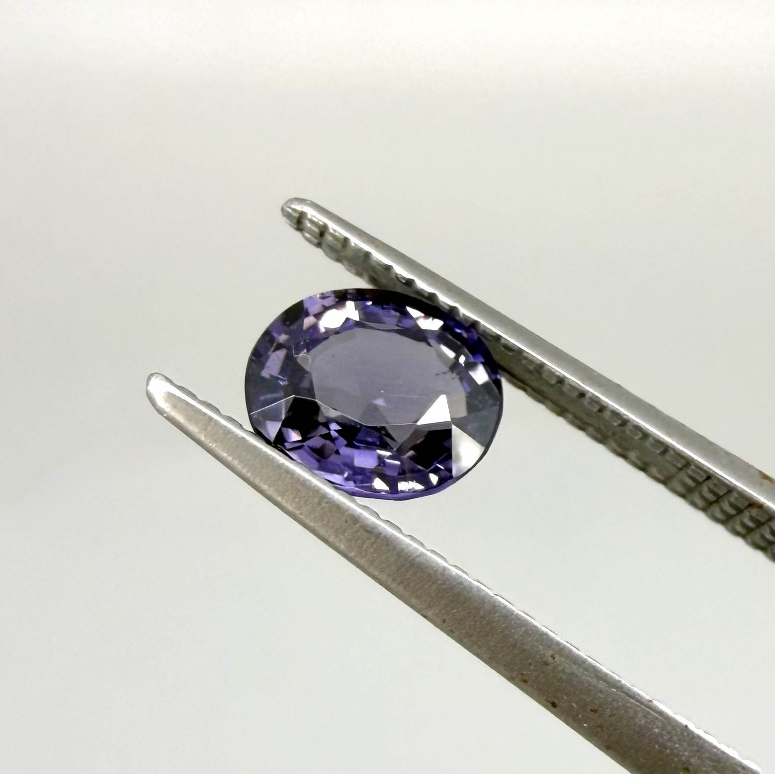 Natural Violet Spinel 0.78 ct from Tanzania – unheated round faceted gemstone with eye-clean clarity and lively brilliance