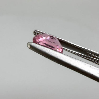 Natural untreated pink tourmaline, 0.61 ct oval cut from Nigeria with soft pink colour, lively brilliance and slight natural inclusions.