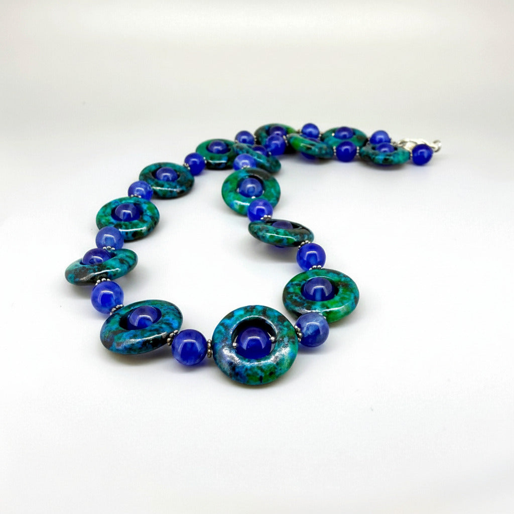 Chrysocolla and quartz beaded necklace in blue and green tones, 44 cm.