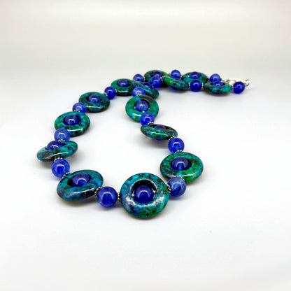 Chrysocolla and quartz beaded necklace in blue and green tones, 44 cm.