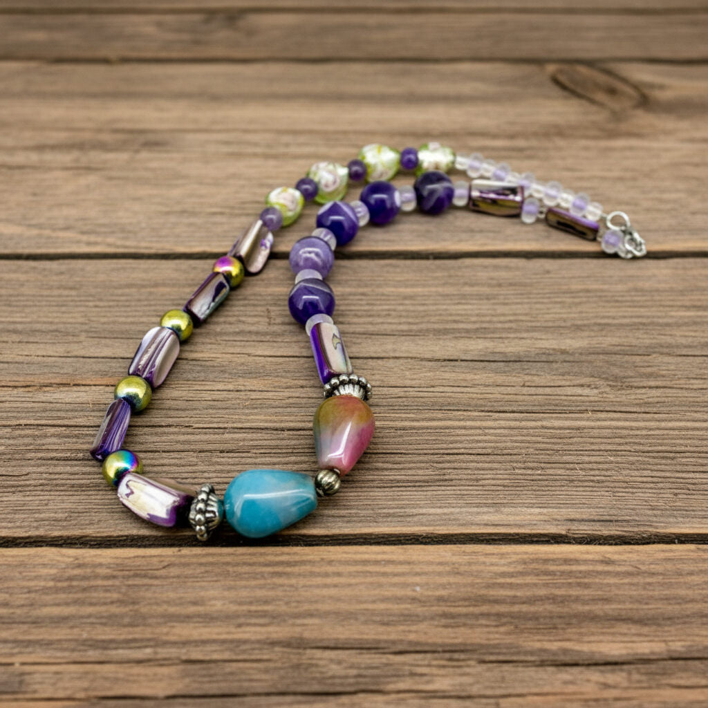 Mixed gemstone necklace with agate, amethyst, hematite and mother-of-pearl, 44 cm / 17.3 in.
