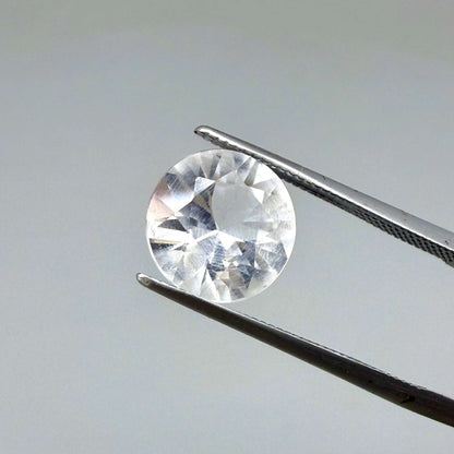 2.54 ct natural white quartz from Africa, round cut.