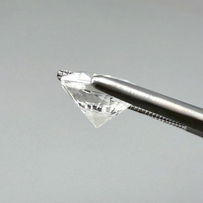 2.54 ct natural white quartz from Africa, round cut.