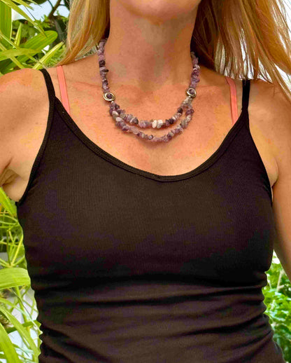 Handcrafted amethyst chip necklace in lilac and violet tones, 48 cm.