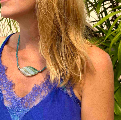 Blue quartz necklace with green–blue agate centerpiece, handcrafted, 44 cm.