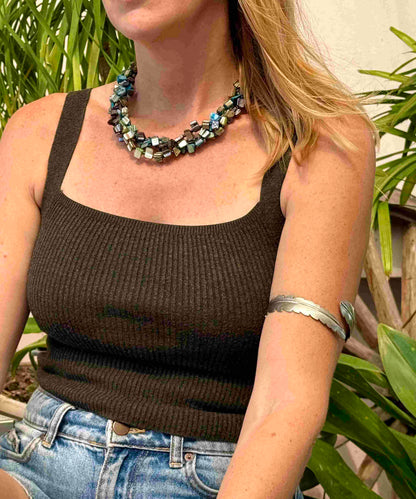Mother-of-pearl necklace with iridescent multicolor shell beads, 47 cm / 18.5 in.