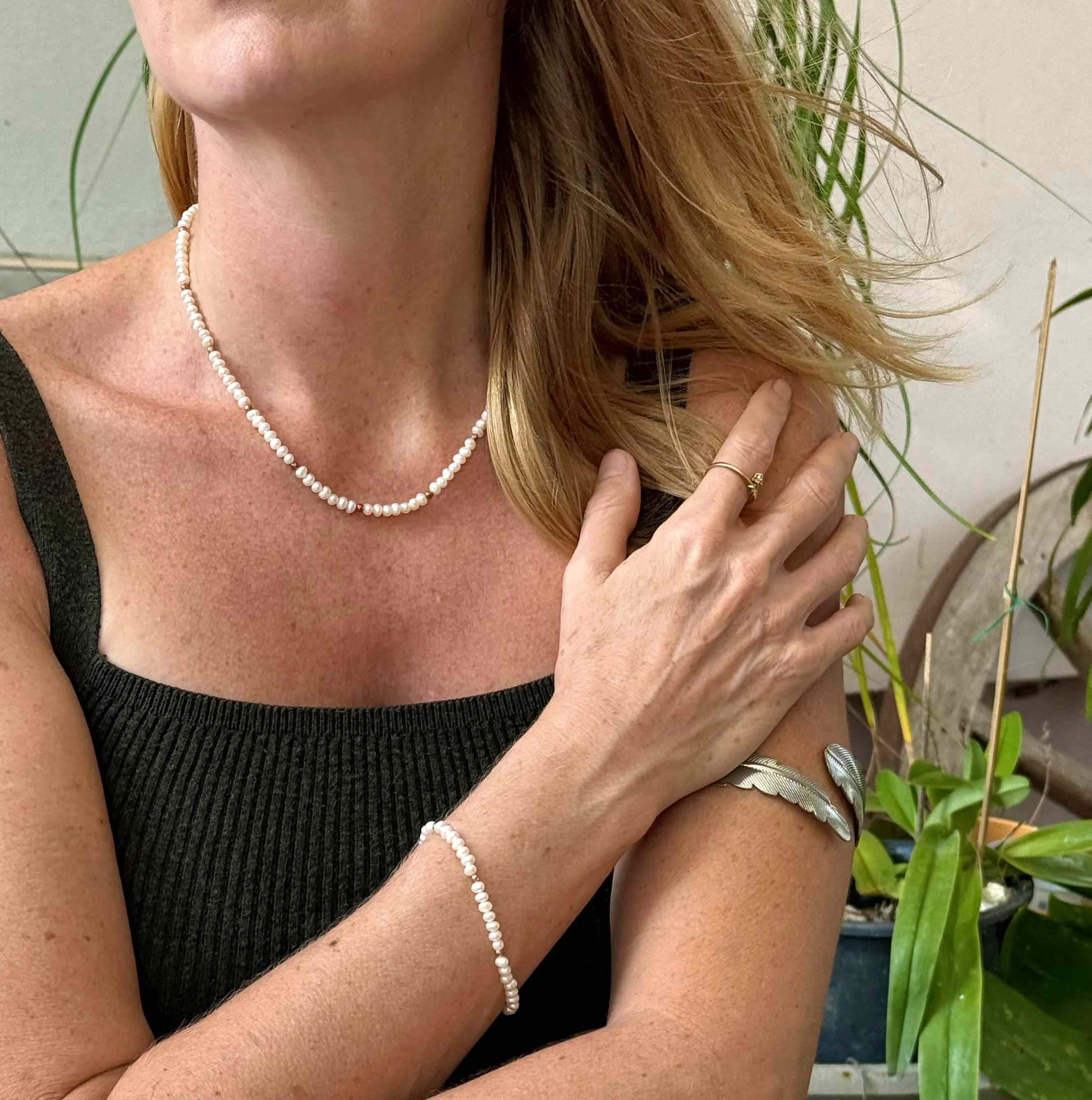 Japan pearl and hematite necklace and bracelet set, ivory white and metallic grey tones, necklace 42 cm / 16.5 in, bracelet 18 cm / 7.1 in.