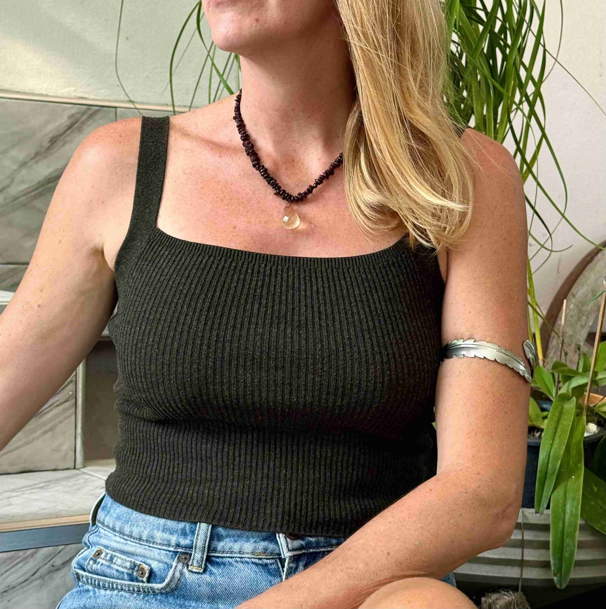 Garnet chip necklace with peach gemstone pendant, 42 cm / 16.5 in.