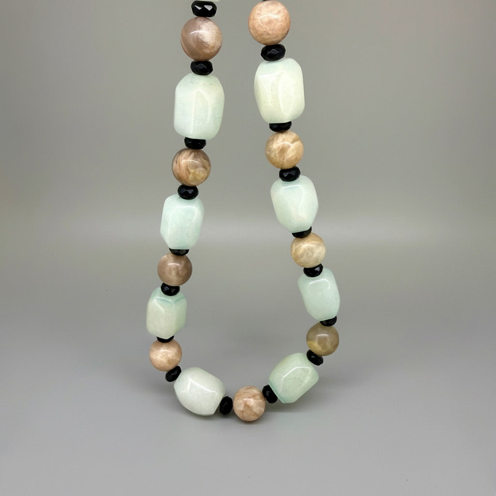 Agate, sunstone and onyx beaded necklace in mint green, brown and black, 48 cm.