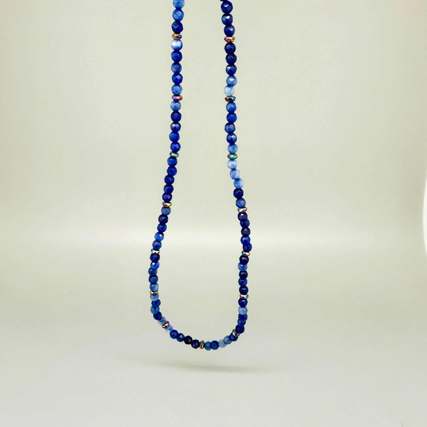 Blue jade and hematite necklace, 42 cm