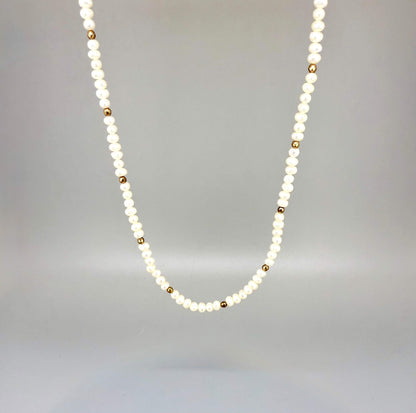 Japan pearl and hematite necklace and bracelet set, ivory white and metallic grey tones, necklace 42 cm / 16.5 in, bracelet 18 cm / 7.1 in.