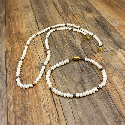 Japan pearl and hematite necklace and bracelet set, ivory white and metallic grey tones, necklace 42 cm / 16.5 in, bracelet 18 cm / 7.1 in.