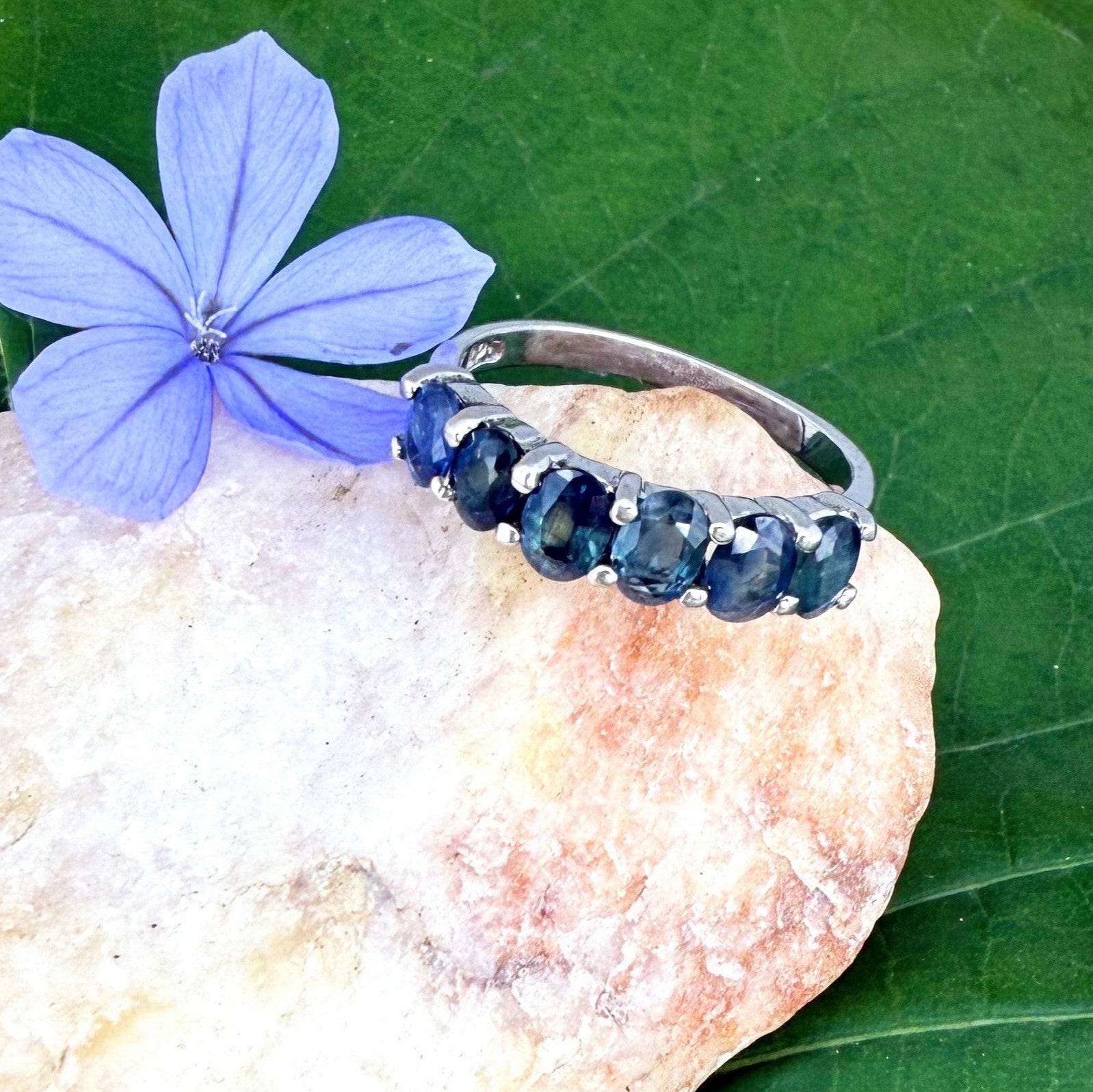 Blue sapphire ring in white gold plated sterling silver 