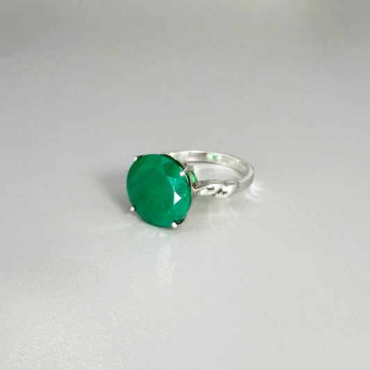 White gold plated sterling silver ring with polished round green agate gemstone, elegant solitaire design with natural shine.