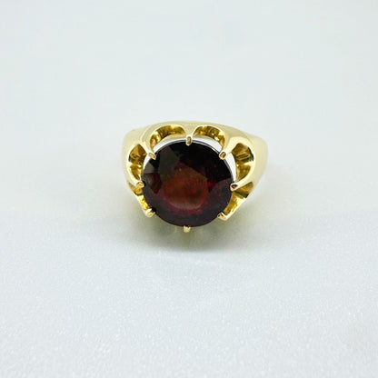 14k gold ring with 4.41 ct Thai garnet, deep red round-cut gemstone in pre-loved condition, size 52.