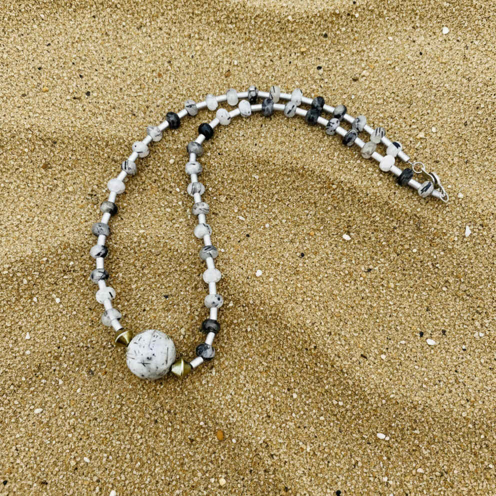 Rutilated quartz and hematite jewelry set with 52 cm necklace and 20 cm bracelet