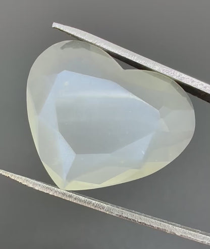 Moonstone Heart 9.42 Ct
