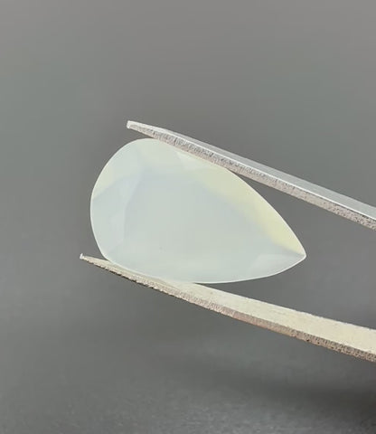 Moonstone Pear 4.8 Ct